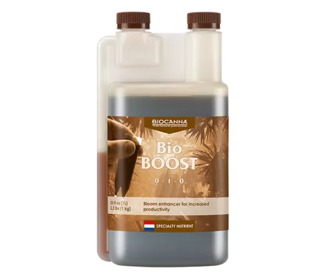 BIOCANNA Bio Boost, a 1-liter bottle of organic bloom enhancer designed to improve flowering and increase plant productivity.
