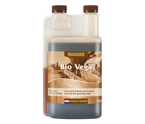 BIOCANNA Bio Vega, an organic plant food for the growing stage, in a 1-liter bottle.